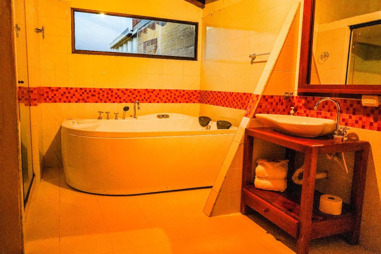 Casa Pastora Coworking Bed & Breakfast Guatapé Екстериор снимка